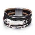 Boho Lederarmband mit mehreren Lagen, silbernem Federanhänger und Magnetverschluss - Schwarz