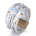 Mehrlagiges Wickelarmband aus Leder mit Glitzereffekt und goldenem Magnetverschluss für Damen - Silber