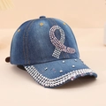 Jeans-Baseballkappe mit Strass-Schleife in Pink und glitzerndem Schirm-Detail - Einheitsgröße / Mittelblau & Weiß