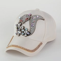 Berretto beige con scoiattolo in strass colorati e tesa scintillante da donna - Bianco Sporco