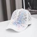 Weiße florale Mesh-Baseballkappe mit Perlenstickerei für Damen als sommerlicher Sonnenschutz - Verstellbar / Weiß
