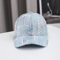 Unisex hellblaue Denim-Baseballkappe mit silbernen Pailletten und Fransenverzierung - Einheitsgröße / Hellblau