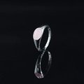 Minimalistische roestvrijstalen ring met ovale roze edelsteen op zwart reflectievlak - US 6 / Staalkleur - Roze Edelsteen
