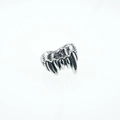 Anello dente di lupo in acciaio al titanio argento vintage stile punk gotico da uomo - US 7 / Argento Consumato