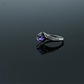 Bague vintage en acier inoxydable avec pierre violette ronde et accents diamantés - US 7 / Style Cristal Violet