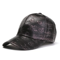 Berretto da baseball in pelle PU con teschio goffrato viola e finitura metallica - Taglia unica / Nero/Rosso rosa