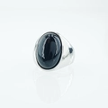 Anello in acciaio al titanio lucido con intarsio in pietra occhio di gatto nera ovale - Taglia 7 / Nero (Tono Argento)