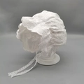Cappellino da sole per neonata in pizzo bianco con ricami e lacci in seta bianca - Taglia unica / Bianco