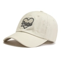 Cappellino da baseball classico in cotone beige con ricamo a cuore vintage e patch 1996 - Regolabile / Beige