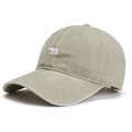 Gorra de béisbol verde oliva con bordado de oso polar blanco de estilo vintage clásico - Ajustable / Blanco Roto