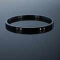 Minimalistischer Armreif aus solidem Edelstahl in glänzendem Schwarz mit Scharnier - 4mm Damen Glatter Stil / Schwarz