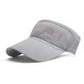Graue gestrickte Damen Sonnenmütze mit orangefarbenem SPORT-Schriftzug - Einheitsgröße / Grau