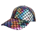 Dettaglio della trama a squame di pesce olografica su cappellino da baseball lucido - Colorato