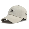 Cappellino da baseball beige minimalista in cotone con ricamo C nero e visiera curva - 55-58CM Regolabile / Bianco Sporco