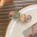 Vintage floral hair clip with dried flowers and pearls in a golden four-segment resin frame - Four Oval Flowers Style