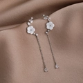 Pendientes de flores de nácar en plata 925 con colgante de cristal sobre seda marrón - Plateado
