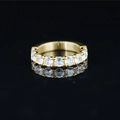 Elegante anello eternity in acciaio al titanio dorato con moissanite a taglio brillante - US 5 / Anello d'Oro