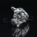 Retro punk style 3D rhinoceros head ring for men with vintage silver textured finish - US 7 / Antique Silver