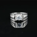 Anello classico da uomo in moissanite argento con castone quadrato e scanalature - US 7 / Argento