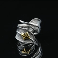 Anello piuma retrò con emblema a croce dorata in finitura argento vintage per uomo e donna - US 6 / Oro e Argento