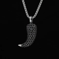 Hip Hop Chili Anhänger Kette mit schwarzen Kristallen und Silberboxkette auf Schwarz - Anhänger + Passende Kette