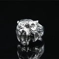 Anello con testa di leone ruggente in acciaio inossidabile lucido stile hip hop - US 7 / Color Acciaio