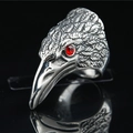 Vintage silver eagle head ring with red gem eyes and detailed feather engraving - US 6 / Steel