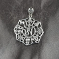 Vintage titanium stalen ketting met opengewerkte hanger van acht boeddhistische symbolen - Alleen hanger (Zonder ketting)