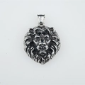 Pendentif tête de lion en acier titane avec finition argent vieilli et détails gravés - Modèle A Pendentif Uniquement (Sans Chaîne)