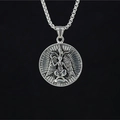 Collar con colgante redondo de ángel caído Baphomet en acero de titanio plateado - Colgante + Cadena a Juego