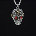 Pendentif tête de mort rétro en argent avec yeux en strass rouges et accents dorés - Yeux Or Rouge Acier (Pendentif Et Chaîne)