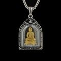 Silberne Titanstahl-Buddhistische Halskette mit einer sitzenden goldenen Buddha-Figur - Vairocana (Schaf Affe) / Anhänger Und Kette
