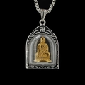 Buddhistische Anhänger-Halskette aus Titanstahl mit goldenem Buddha und Silberkette - Amitabha (Hund Schwein) / Anhänger Und Kette