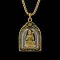 Goldene buddhistische Buddha-Statue-Halskette mit quadratischer Gliederkette für Schutz - Gold Mahasthamaprapta (Pferd) / Anhänger Und Kette