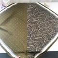 Olijfgroene en zwarte zijden sjaal met vintage paisley-patroon en breed kader - Groen