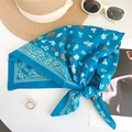Blue cotton paisley floral scarf with straw hat and sunglasses for vacation look - 65x65cm / Blue