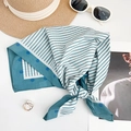 Foulard en coton bleu à rayures et pois pour coiffure d'été et accessoire de cou élégant - 65x65cm / Bleu