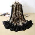 Long foulard en satin de soie à imprimé léopard classique avec bordure noire élégante - Noir