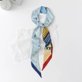 Detail of blue floral silk twilly scarf with chain patterns and decorative R letter print - Long Buckle - Blue