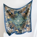 Pañuelo de seda cuadrado con diseño de selva exótica, flores y leopardo en verde esmeralda - Grande / Azul