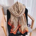 Detail eines Baumwoll-Leinen-Schals mit Ethno-Mustern und orangefarbenem Gittermuster - Helles Orange / 180*85CM