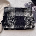 Classic black and white checkered faux cashmere scarf with fringe and brand label - Black
