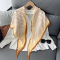Elegante witte blouse met een oranje en geel gestreepte zijden sjaal voor dames - Gestreepte Lichtgeel (LXJ22-1)