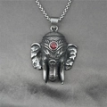 Collana con ciondolo a testa di elefante 3D in acciaio argento antico e gemma rossa - Collana E Pendente