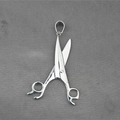 Collana con ciondolo a forbice 3D in acciaio inossidabile lucido per uomo e donna su grigio - Solo ciondolo (Senza catena)