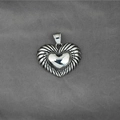 Pendente a cuore creativo in acciaio al titanio con finiture strutturate e lucide - Solo Ciondolo (Senza Catena)