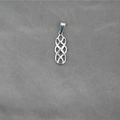 Poliertes silbernes keltisches Knoten-Halsketten-Anhänger aus Edelstahl mit Flechtmuster - Stil B - Nur Anhänger (Ohne Kette)