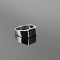 Anillo de sello minimalista de acero inoxidable con piedra negra rectangular para hombre y mujer - US 7