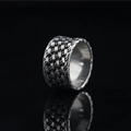 Anello intrecciato vintage in argento ossidato con trama tessuta e riflesso - US 7 / Argento Antico