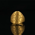 Anello dorato stile punk con trama irregolare e motivo a ciottoli su sfondo nero di lusso - US 6 / Oro